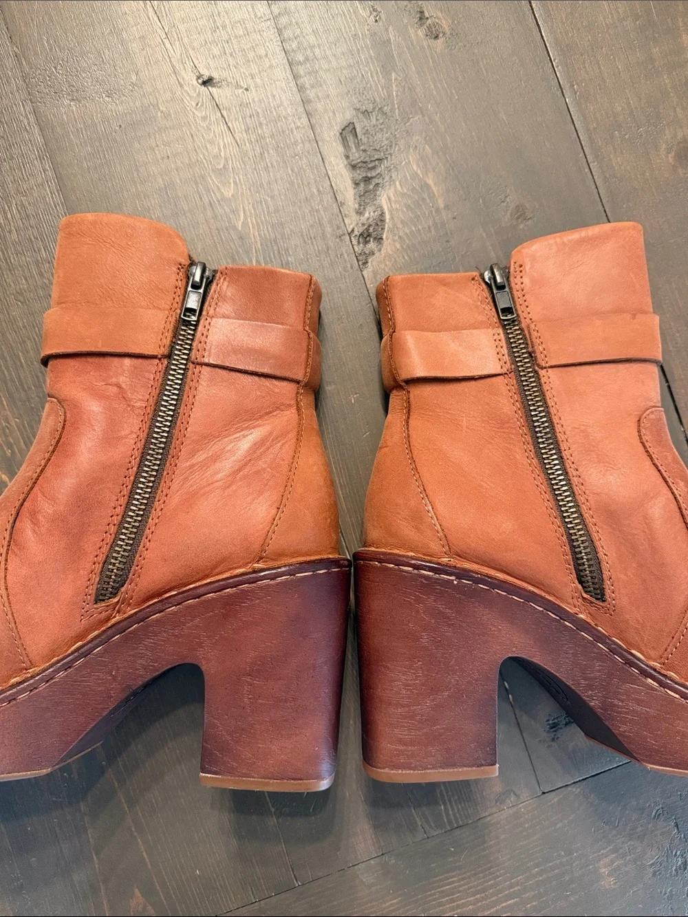 Women’s Born Hailey Ankle Bootie Size 8 EUC